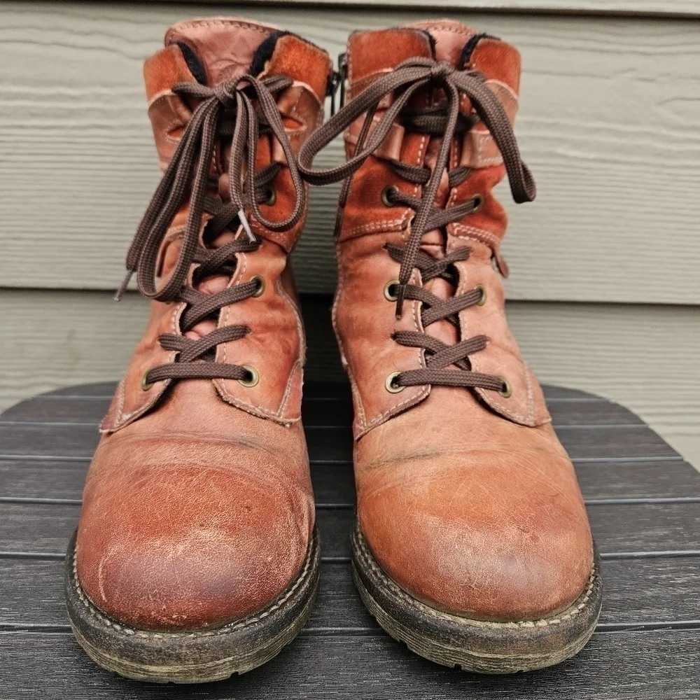 Dromedaris Kara Lace Up Red Leather Combat Moto Boots Women's Size 9.5-10 EU 40